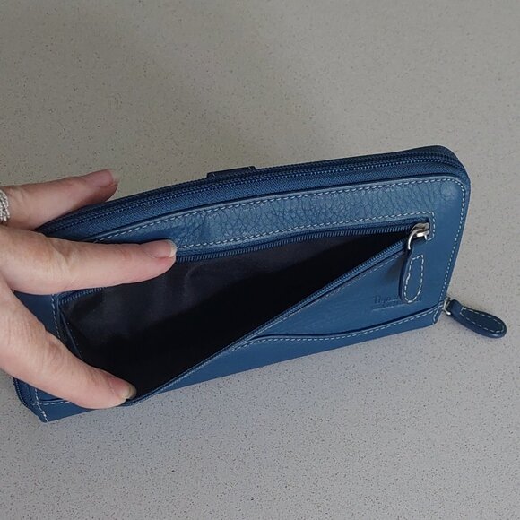 New Tignanello Genuine Blue Leather Zip-around Wallet - Picture 9 of 16